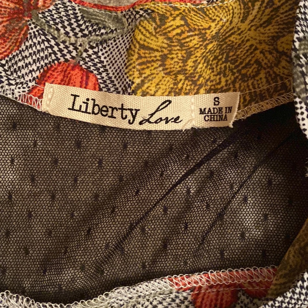 Top - Picture 2 of 2